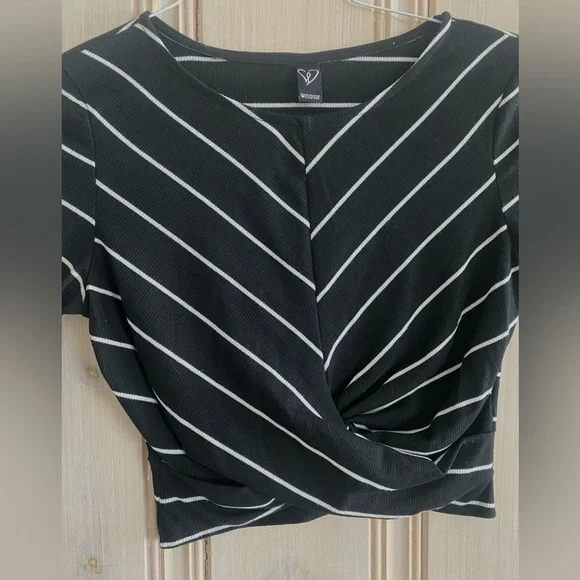 Windsor Wrap Styled Crop Top - Picture 5 of 5